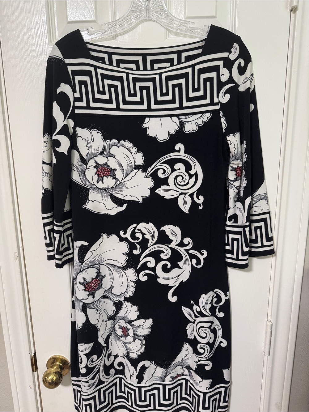 White House Black Market Black and White Floral-Print Long Sleeve Dress
